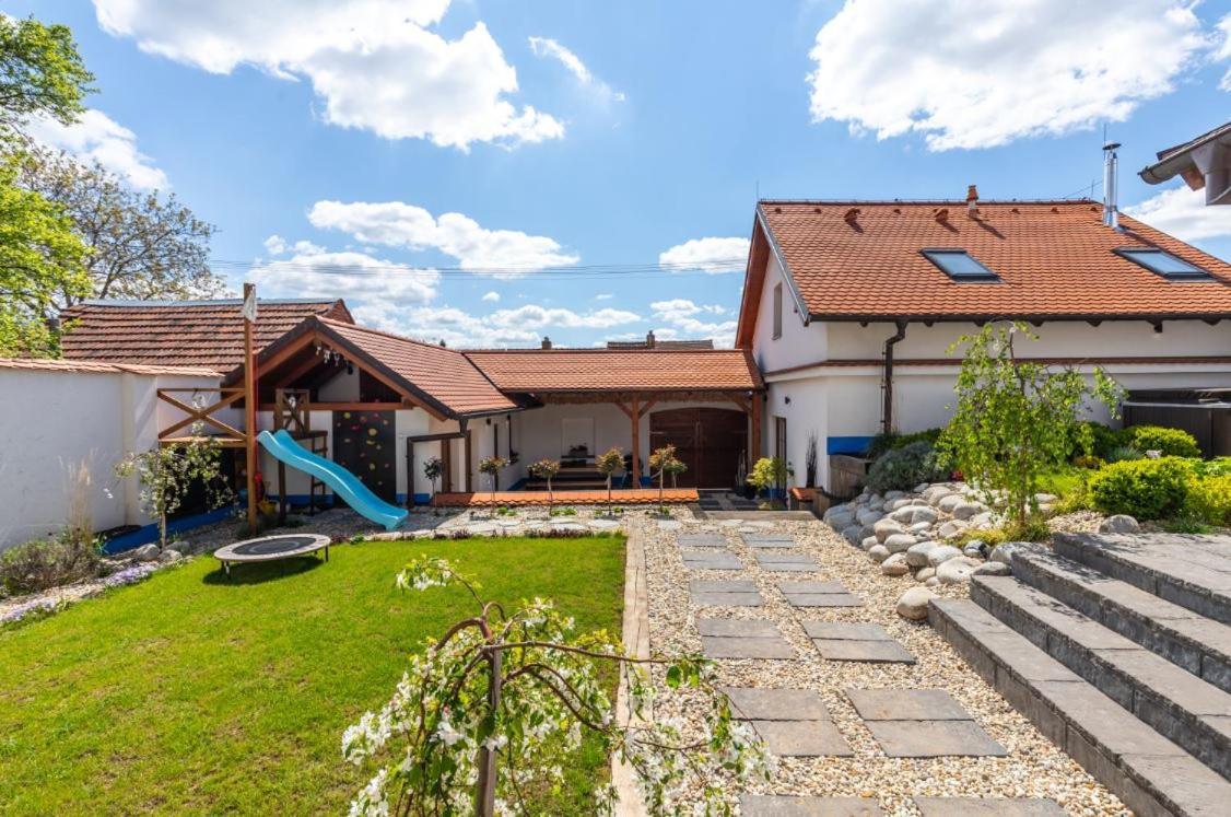 Bb Dolni Bojanovice